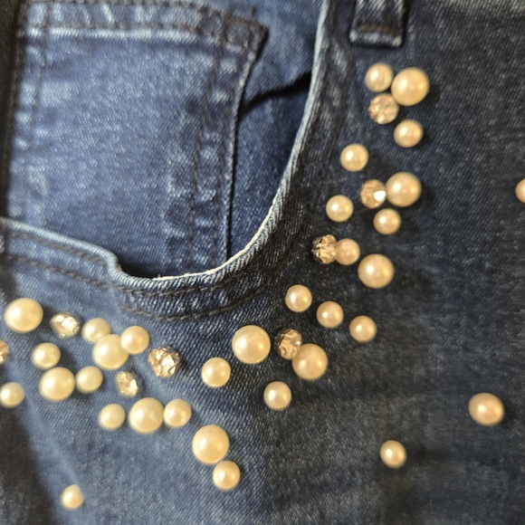 Chic Pearl-Embellished Skinny Jeans in Classic Blue NWOT - Picture 4 of 6